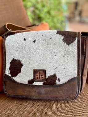 Cowhide Della Crossbody by STS - missing magnet closure